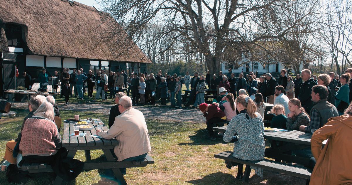 Samling af mennesker på Søbygaard