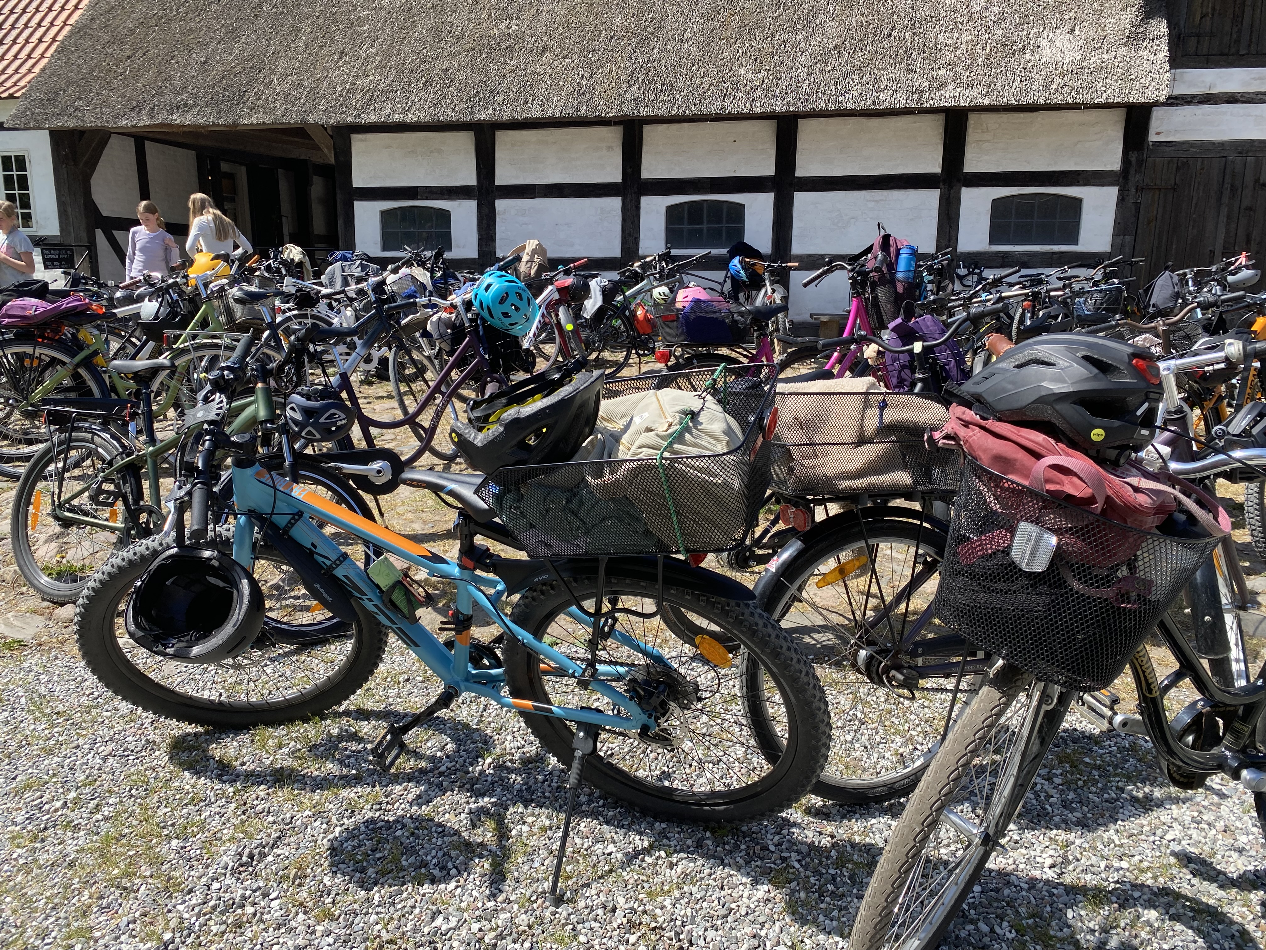 Cykler fra elever til skoletjenesteforløb på Søbygaard